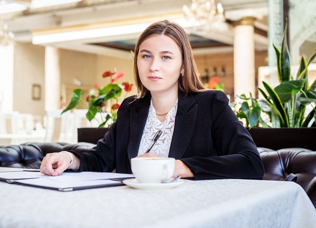 Business Consultant 1 1 2